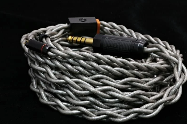 Han Sound Audio LUNA Moon Goddess 4.4mm headphone upgrade cable